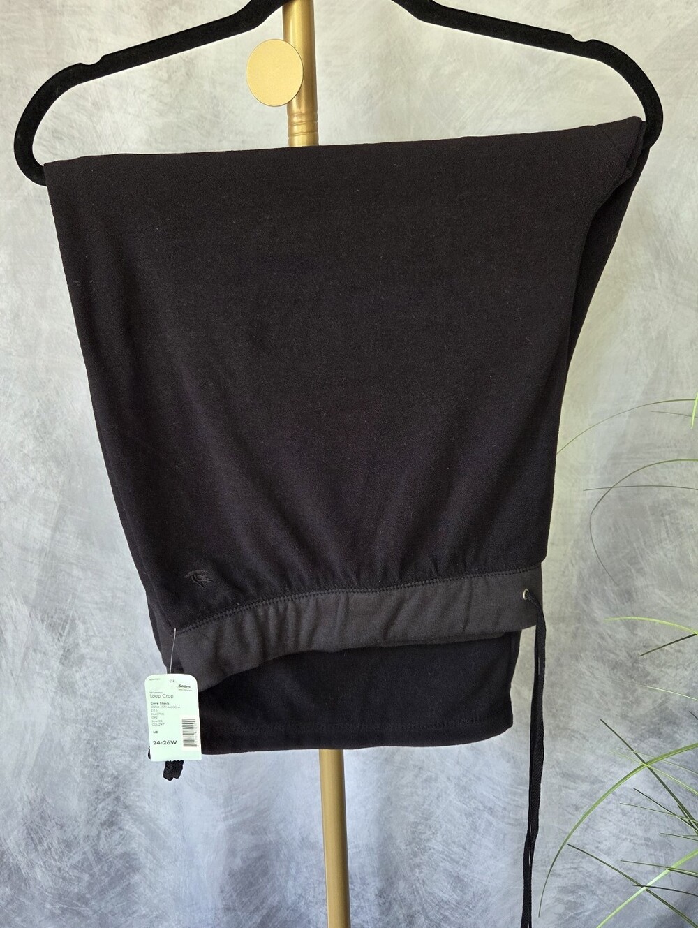 Women's Bold Spirit Black Capri's Size 24W/26W - NWT